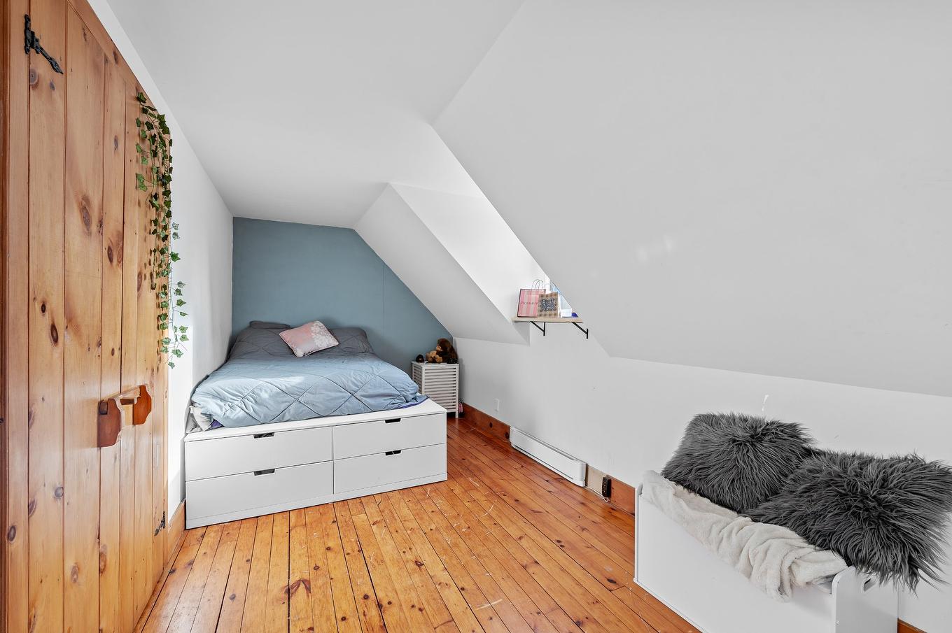 Bedroom - 3205 Rue Carignan, Sainte-Adèle, QC - Indoor Photo Showing Bedroom