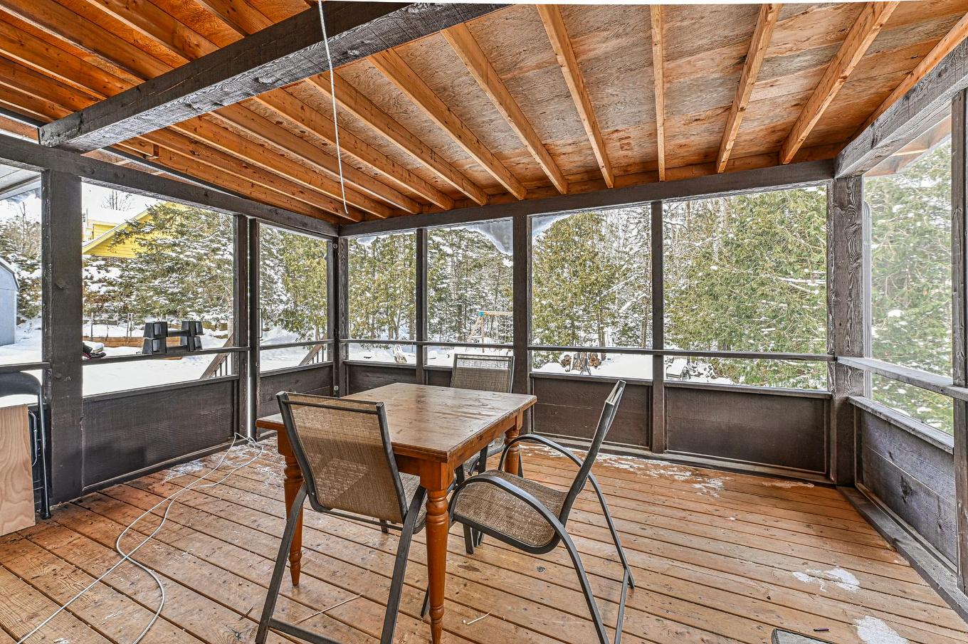 Veranda - 3205 Rue Carignan, Sainte-Adèle, QC - Photo Showing Other Room
