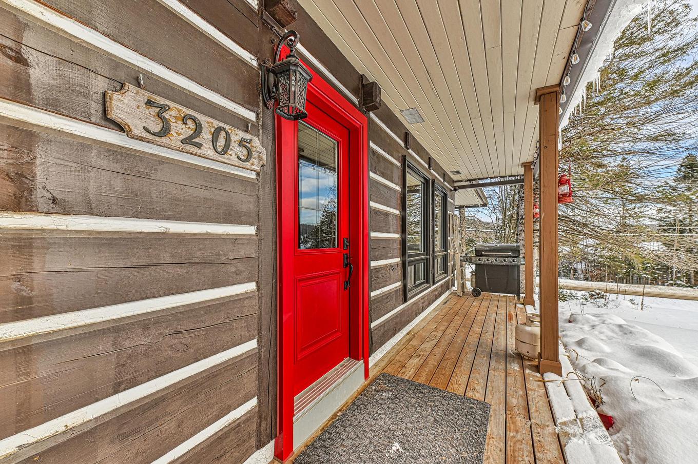 Exterior entrance - 3205 Rue Carignan, Sainte-Adèle, QC -