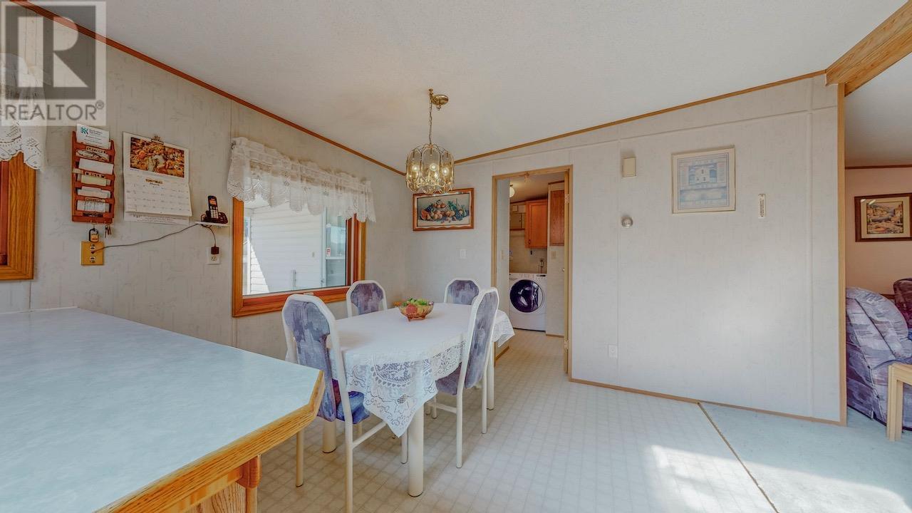 129 Walnut Place, Oliver, BC - Indoor Photo Showing Dining Room