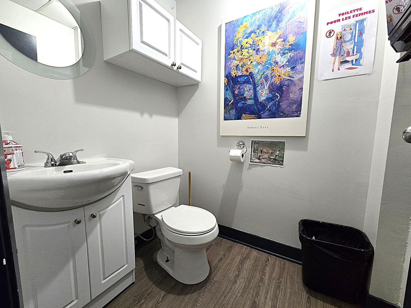 Powder room - 2284 Boul. Industriel, Laval (Chomedey), QC - Indoor Photo Showing Bathroom