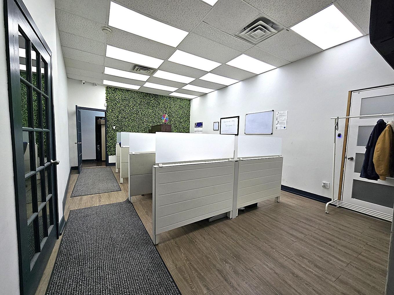 Office - 2284 Boul. Industriel, Laval (Chomedey), QC - Indoor