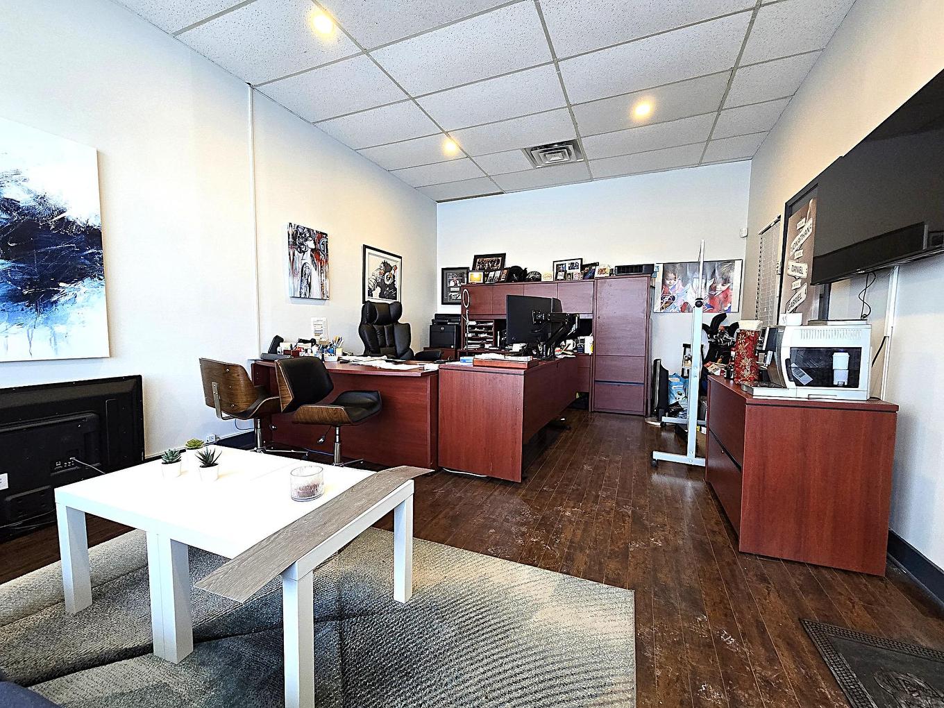 Secretaries' office - 2284 Boul. Industriel, Laval (Chomedey), QC - Indoor