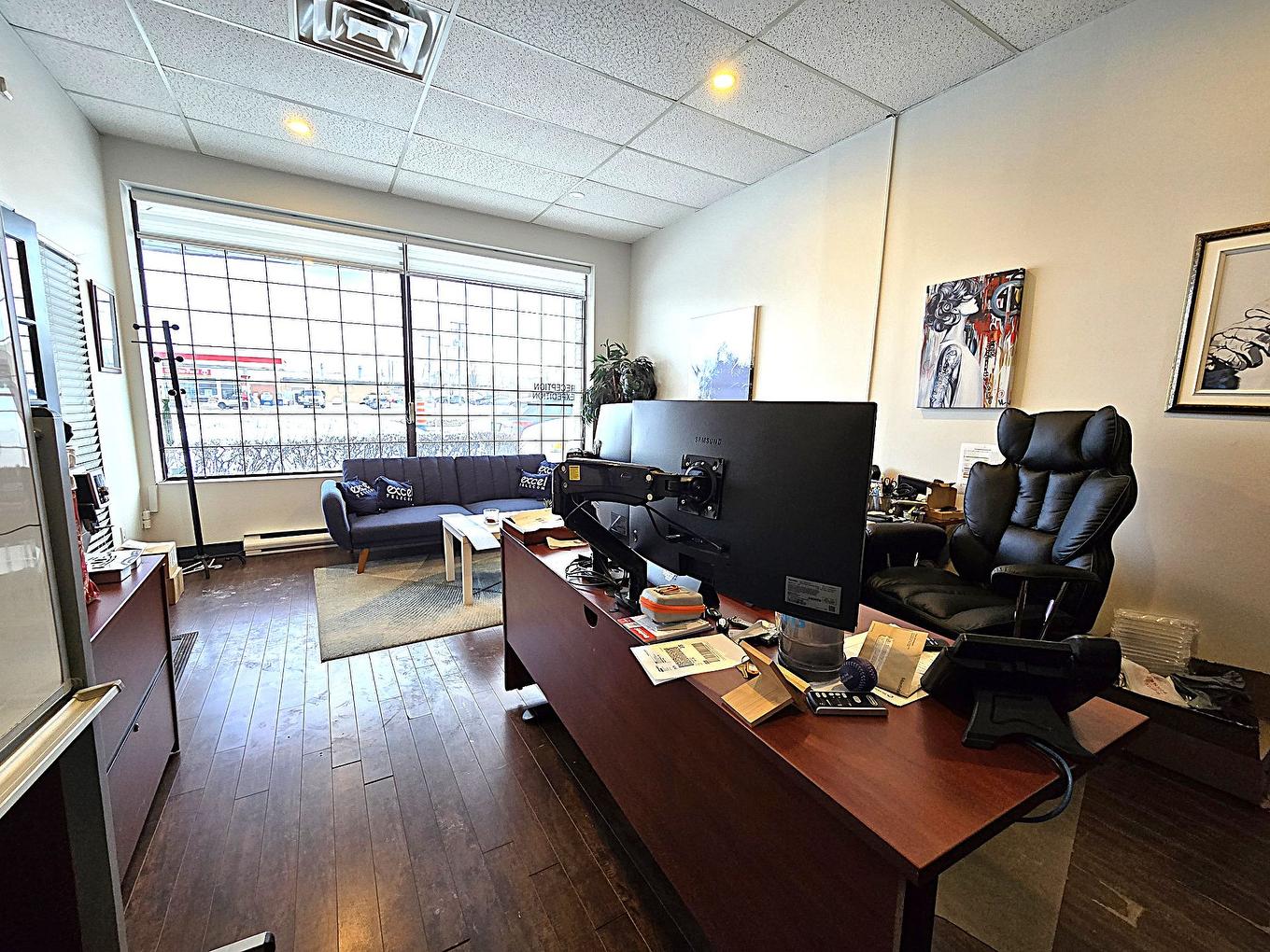 Secretaries' office - 2284 Boul. Industriel, Laval (Chomedey), QC - Indoor