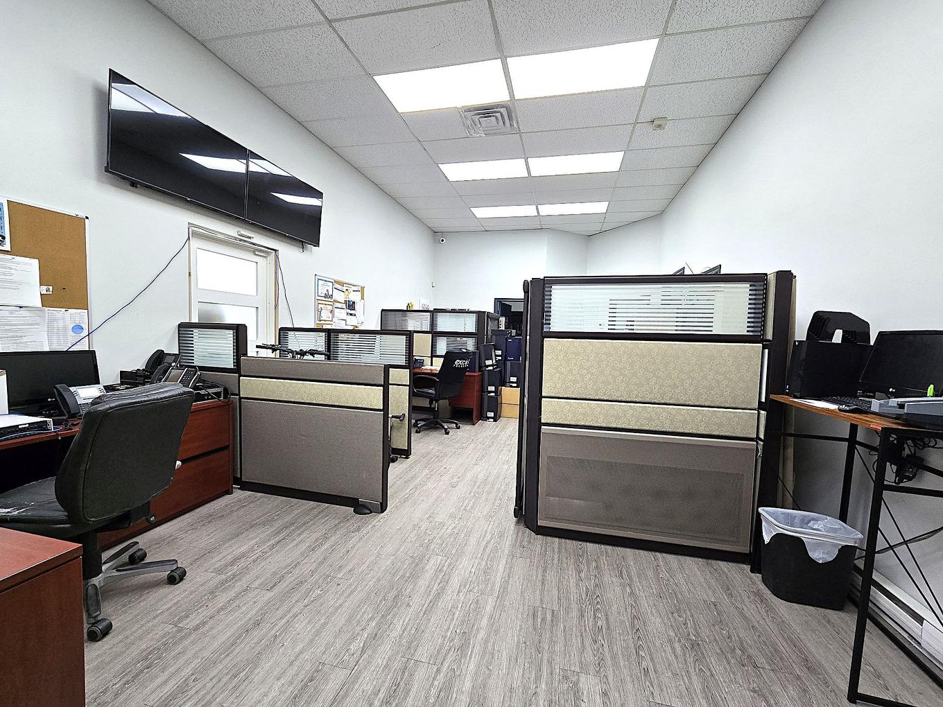 Office - 2284 Boul. Industriel, Laval (Chomedey), QC - Indoor