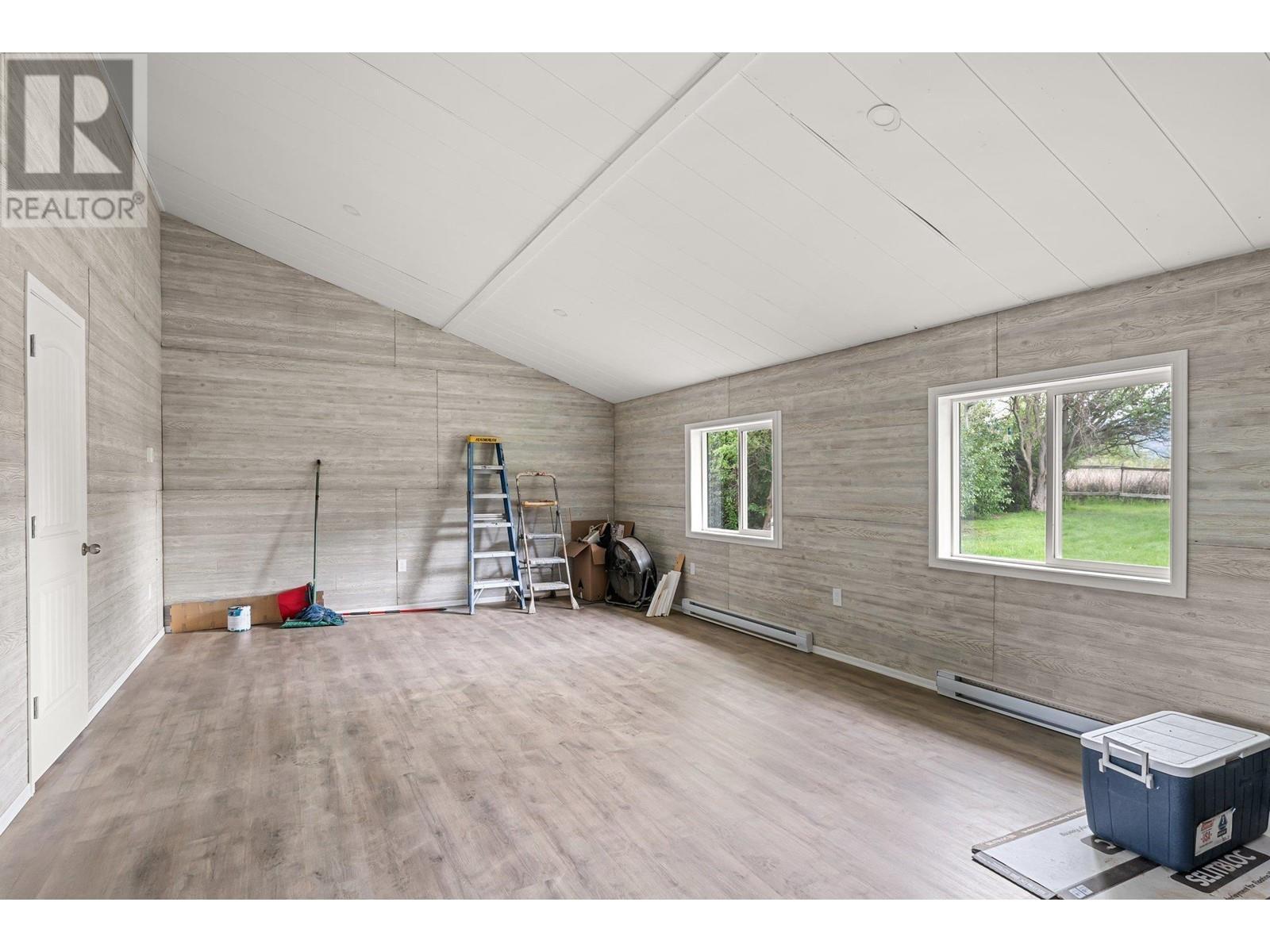 3830 Casorso Road, Kelowna, BC - Indoor Photo Showing Other Room