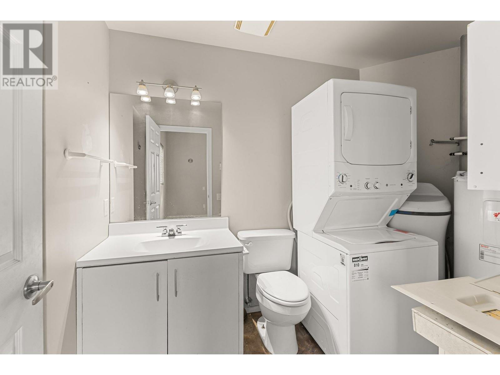 3830 Casorso Road, Kelowna, BC - Indoor Photo Showing Laundry Room