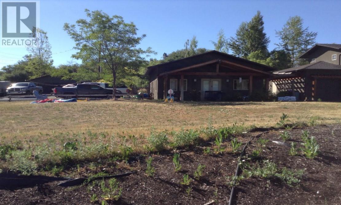 3830 Casorso Road, Kelowna, BC - Outdoor With Deck Patio Veranda
