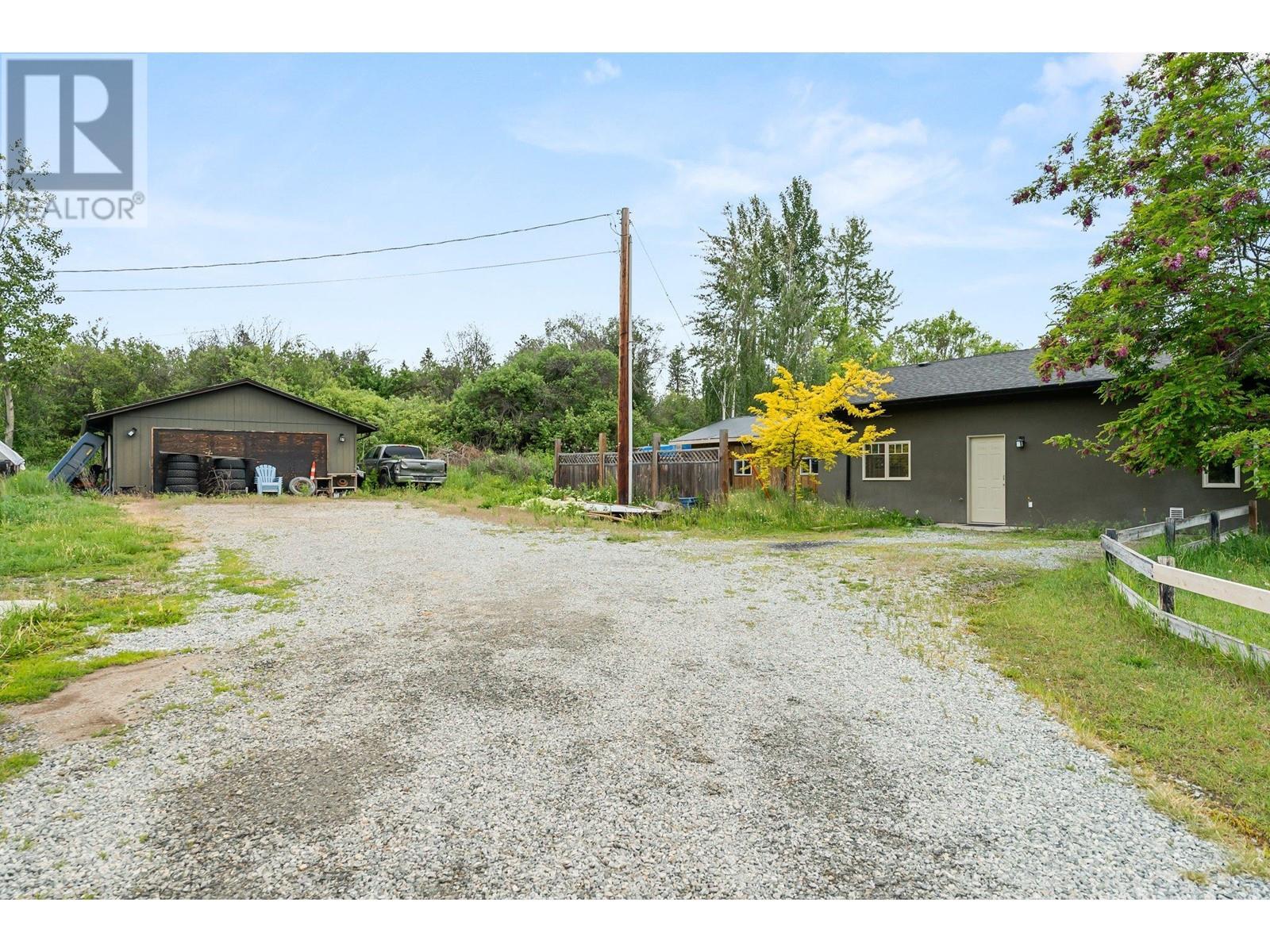 3830 Casorso Road, Kelowna, BC - Outdoor