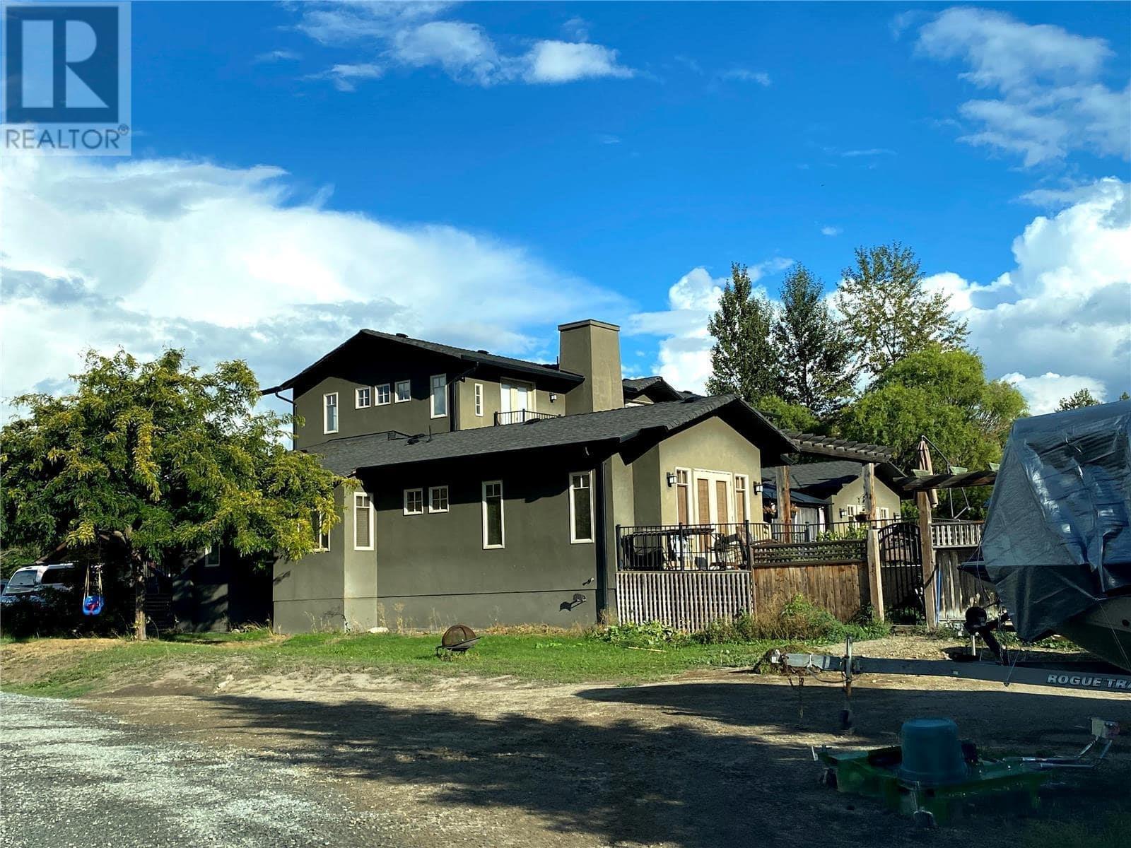 3830 Casorso Road, Kelowna, BC - Outdoor