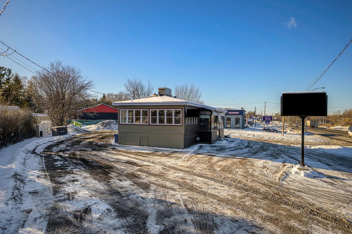 Frontage - 1008 Boul. Lachapelle, Saint-Jérôme, QC - Outdoor