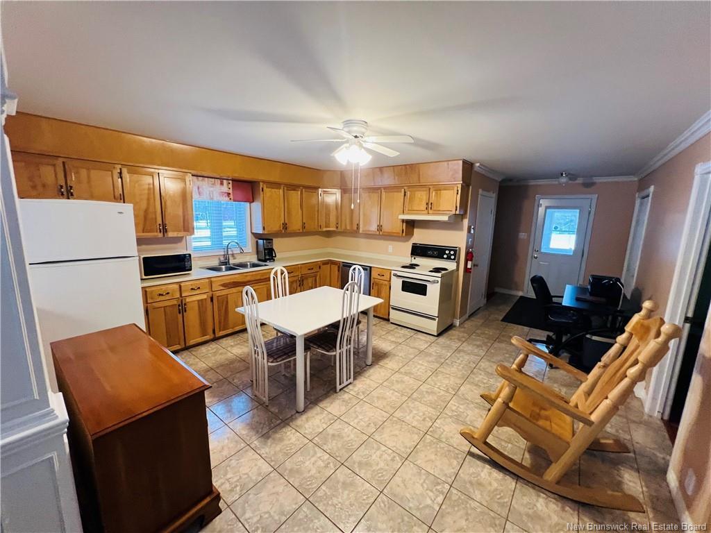 63 Rue Parisé, Caraquet, NB