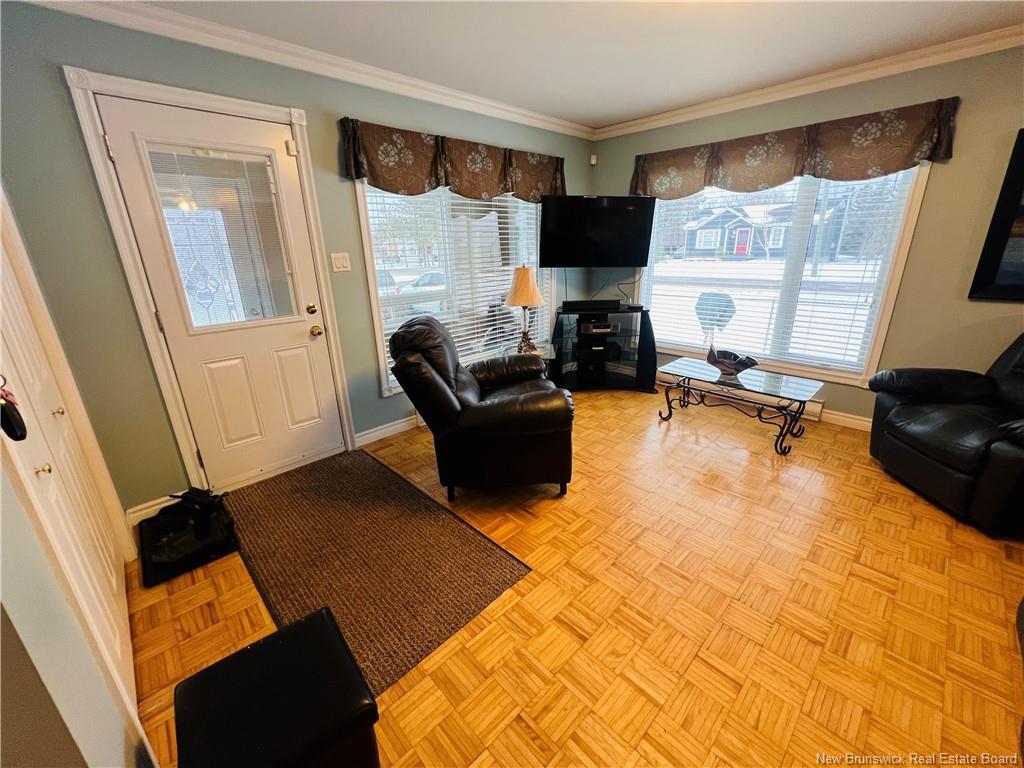 63 Rue Parisé, Caraquet, NB