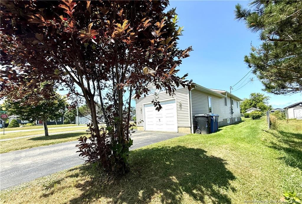 63 Rue Parisé, Caraquet, NB