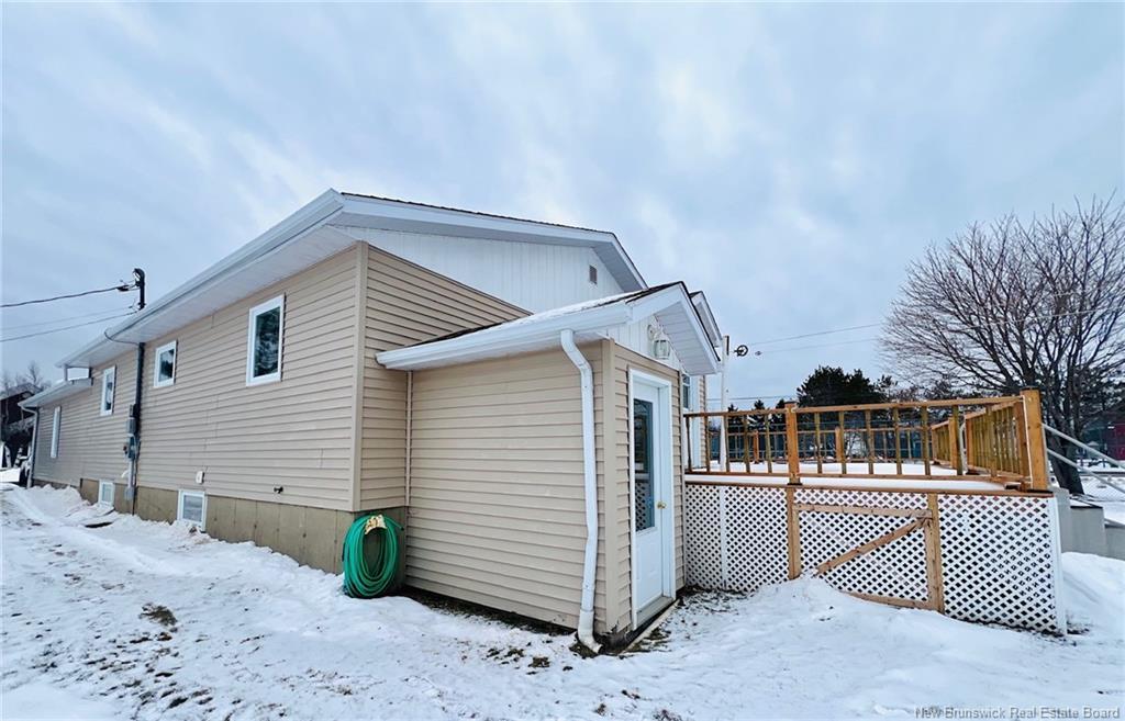 63 Rue Parisé, Caraquet, NB