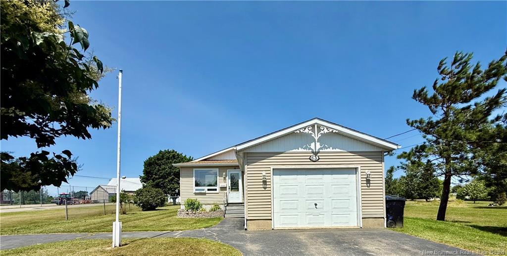 63 Rue Parisé, Caraquet, NB
