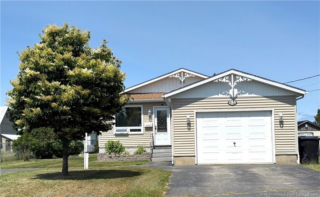 63 Rue Parisé, Caraquet, NB