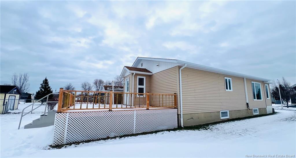 63 Rue Parisé, Caraquet, NB