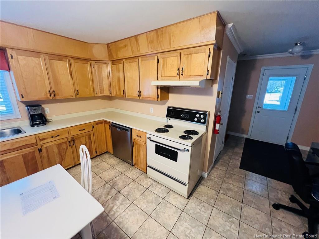 63 Rue Parisé, Caraquet, NB