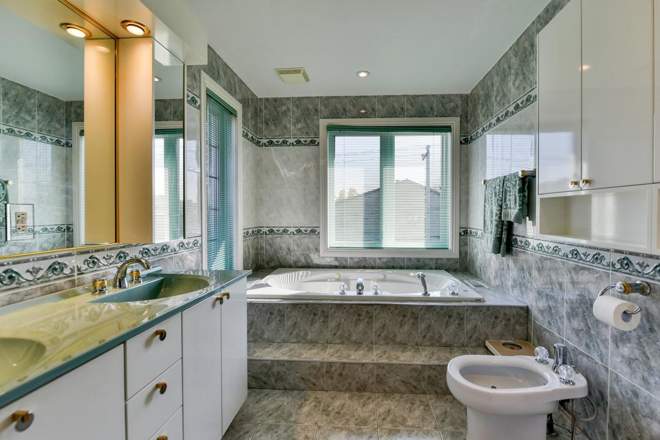 Bathroom - 3 Rue Du Chablis, Kirkland, QC - Indoor Photo Showing Bathroom