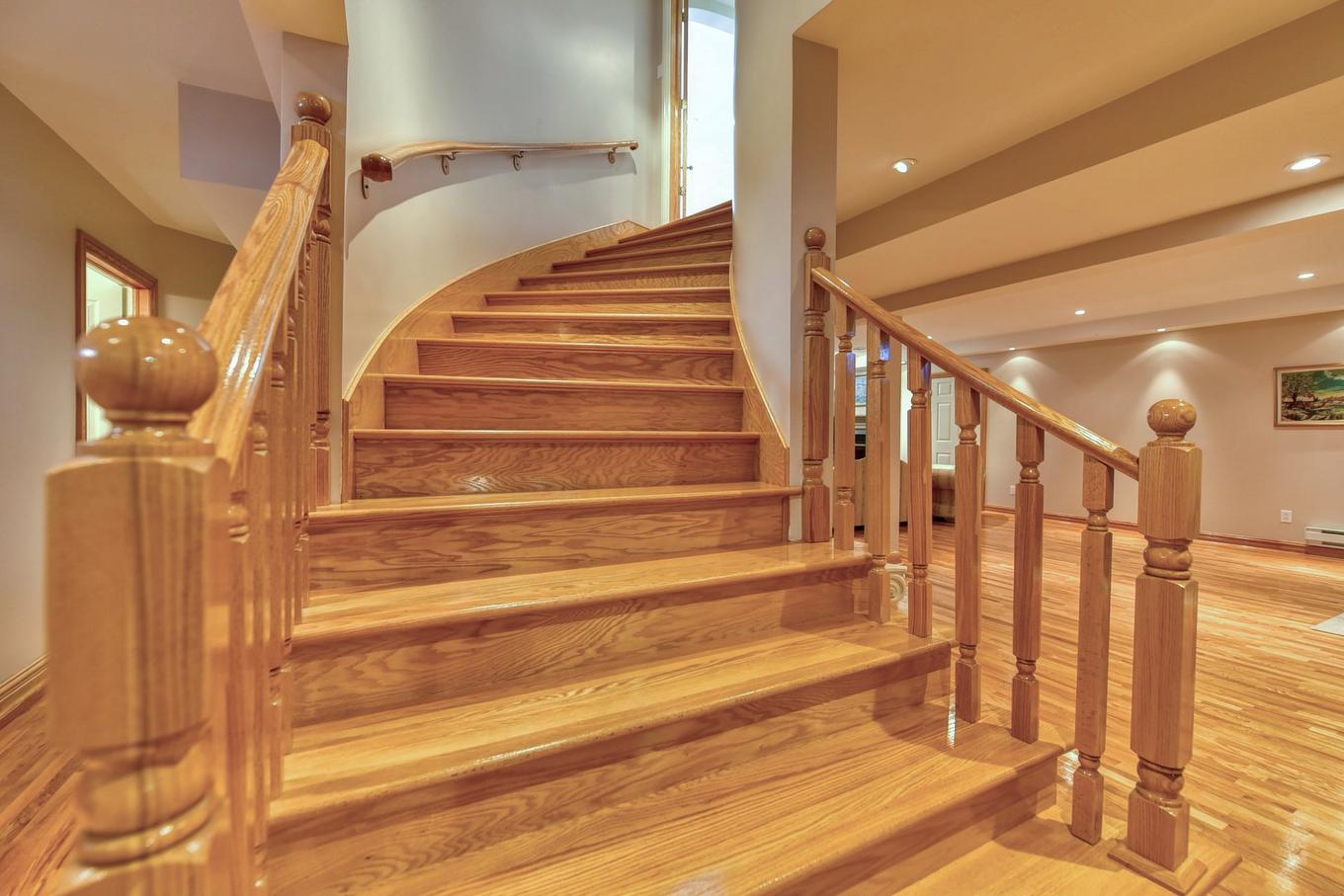Staircase - 3 Rue Du Chablis, Kirkland, QC - Indoor Photo Showing Other Room