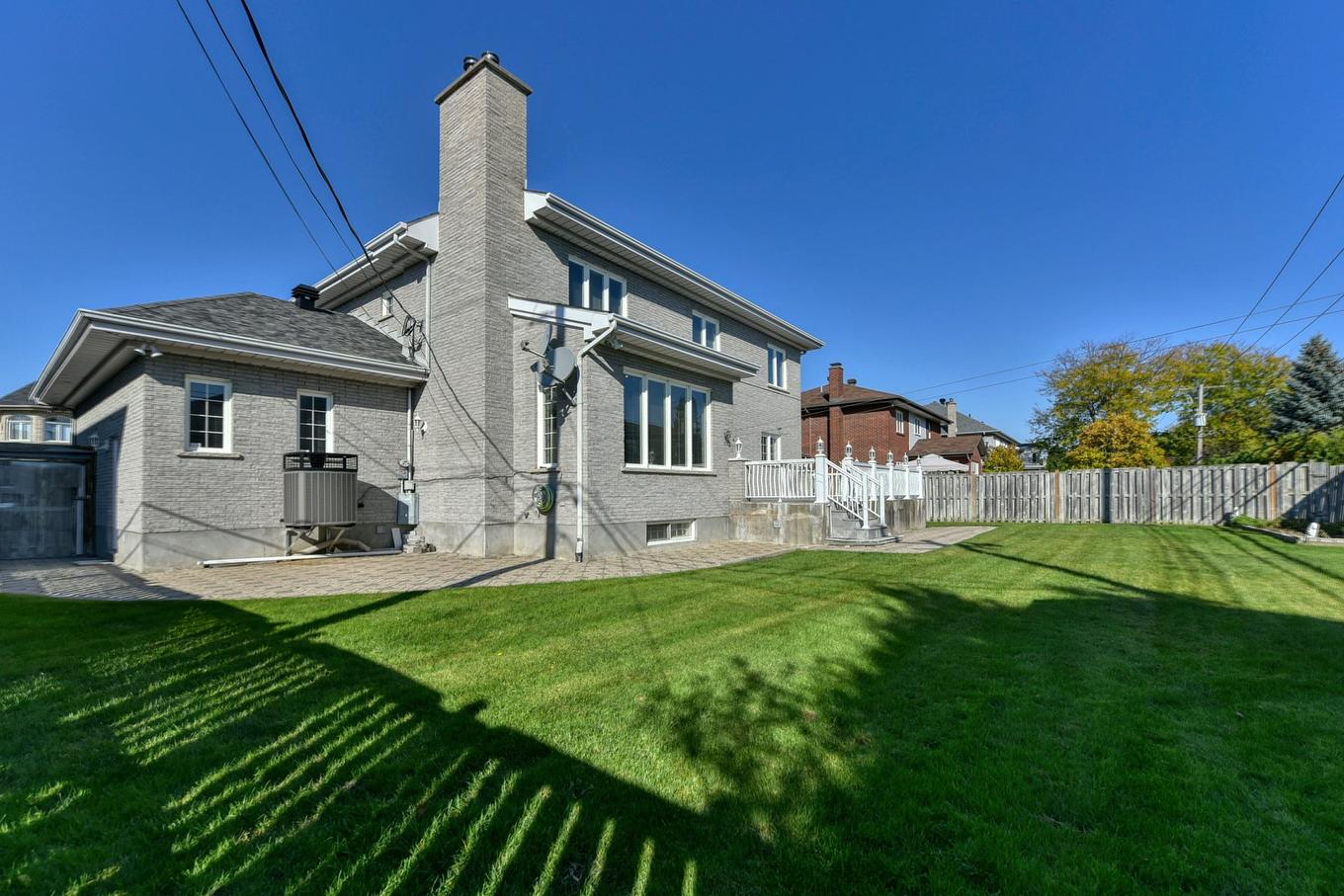 Backyard - 3 Rue Du Chablis, Kirkland, QC - Outdoor