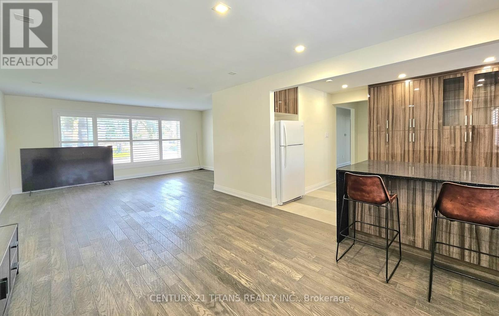 40 Hill Crescent, Toronto, ON - Indoor Photo Showing Other Room