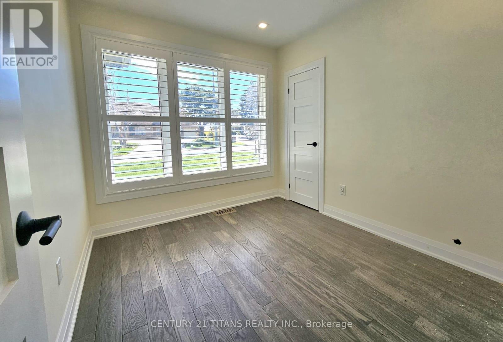 40 Hill Crescent, Toronto, ON - Indoor Photo Showing Other Room