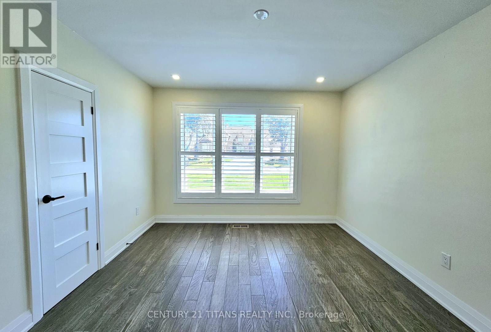 40 Hill Crescent, Toronto, ON - Indoor Photo Showing Other Room