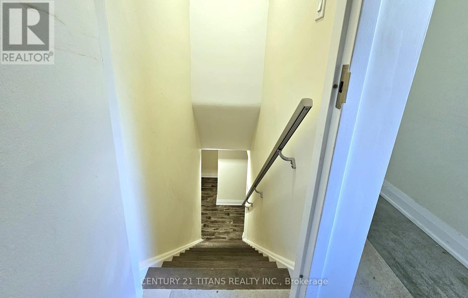 40 Hill Crescent, Toronto, ON - Indoor Photo Showing Other Room