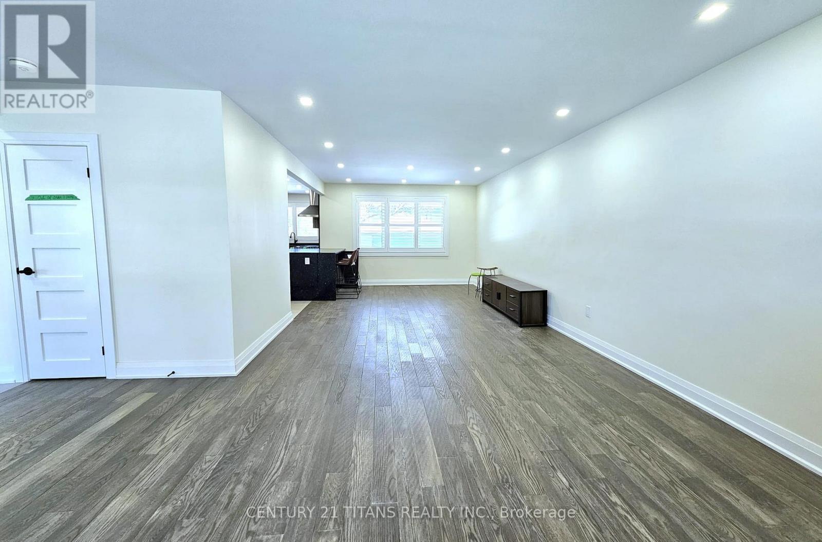 40 Hill Crescent, Toronto, ON - Indoor Photo Showing Other Room