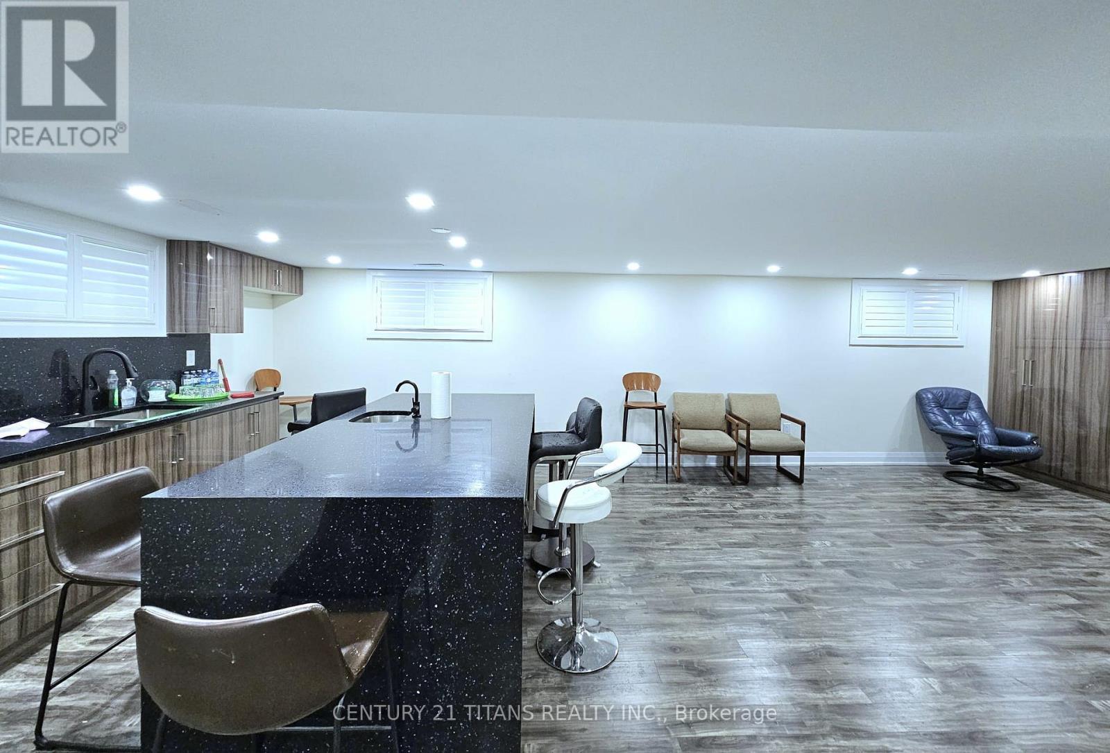 40 Hill Crescent, Toronto, ON - Indoor