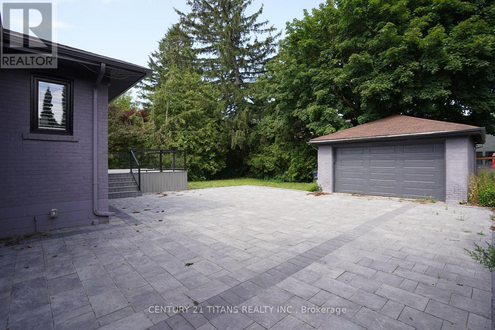 40 Hill Crescent, Toronto, ON - Outdoor