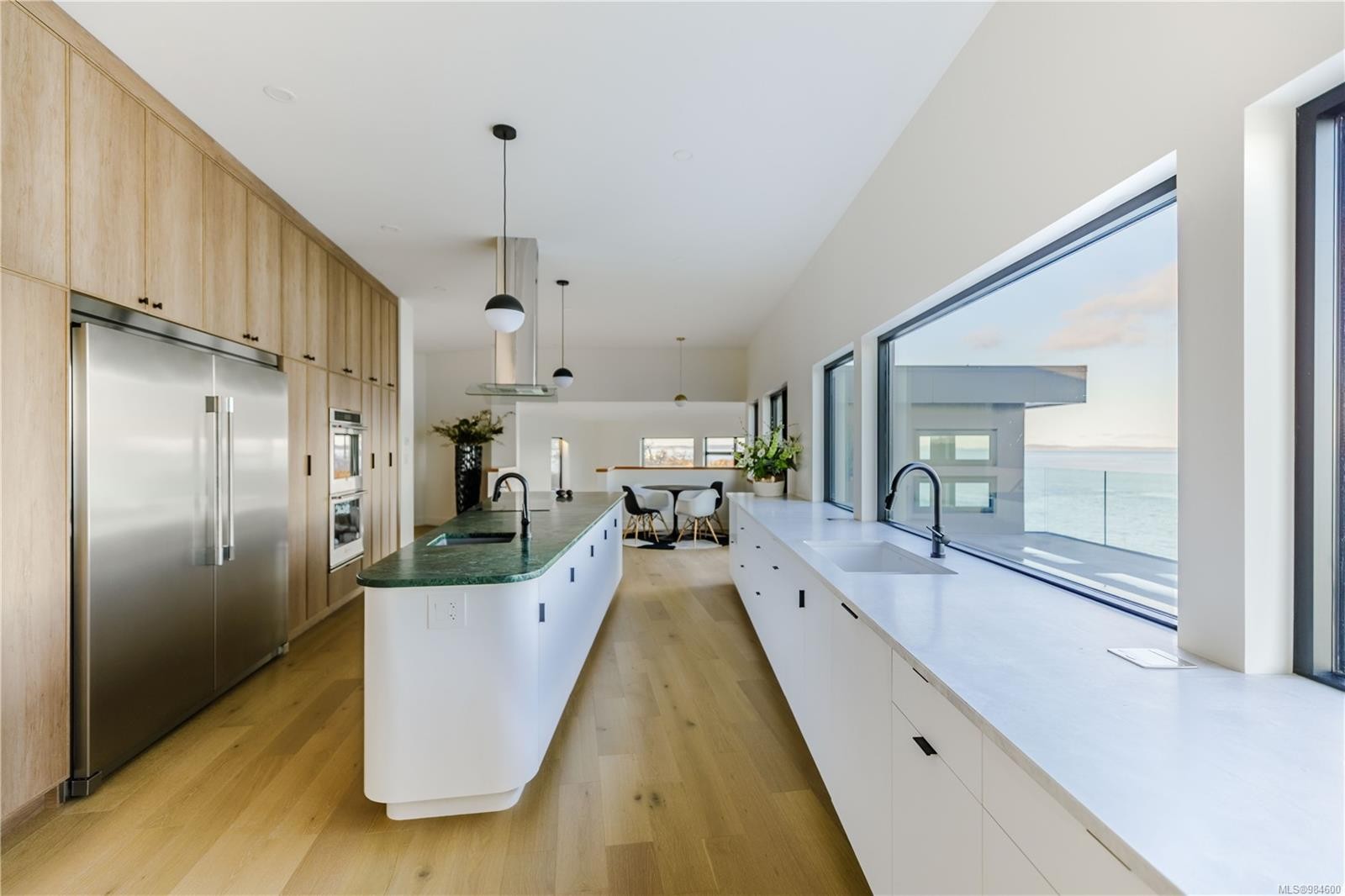 4351 Gordon Head Rd, Saanich, BC