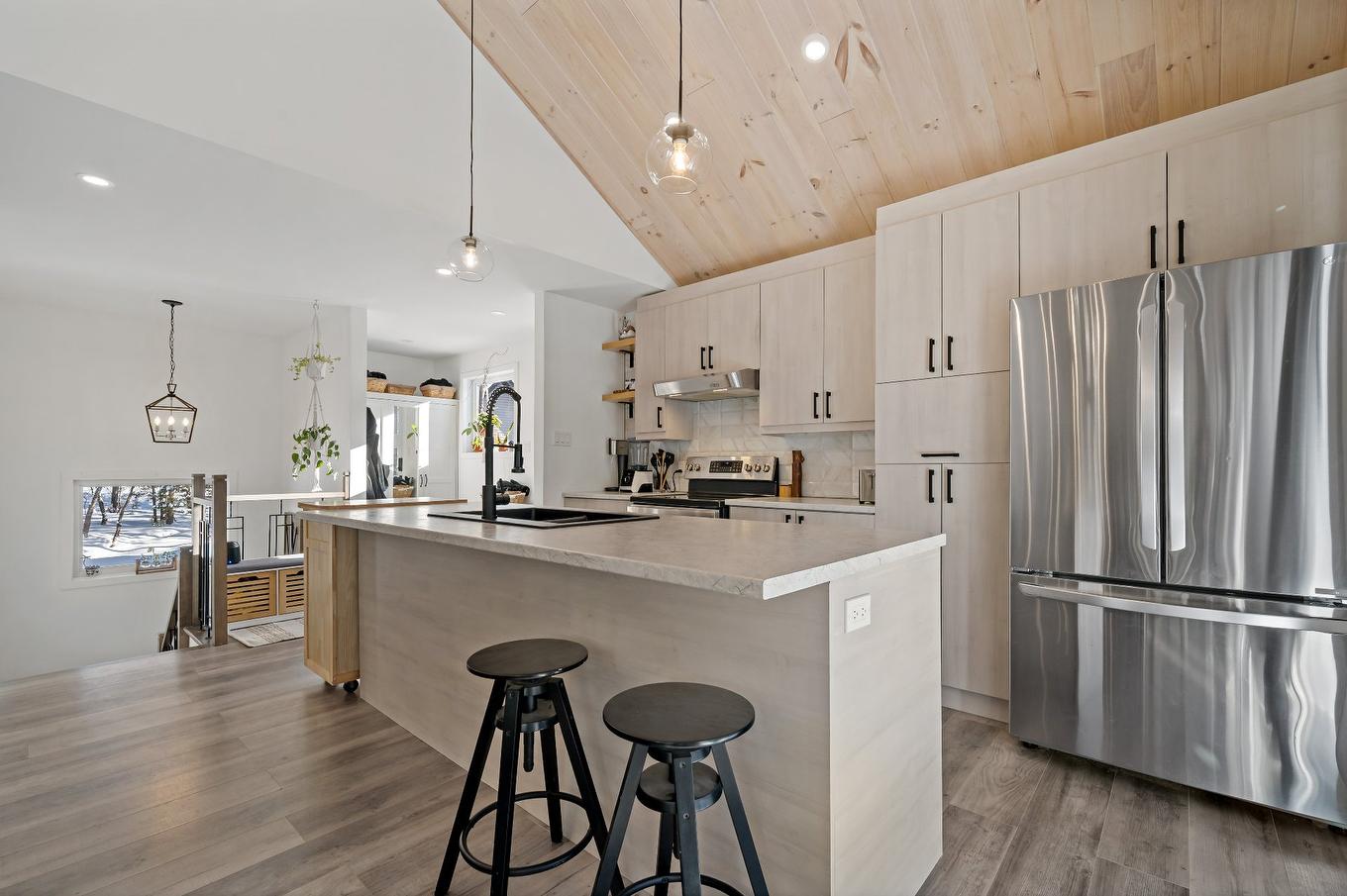 Kitchen - 1860 Ch. Du Lac-Paquet E., Rivière-Rouge, QC - Indoor Photo Showing Kitchen With Upgraded Kitchen