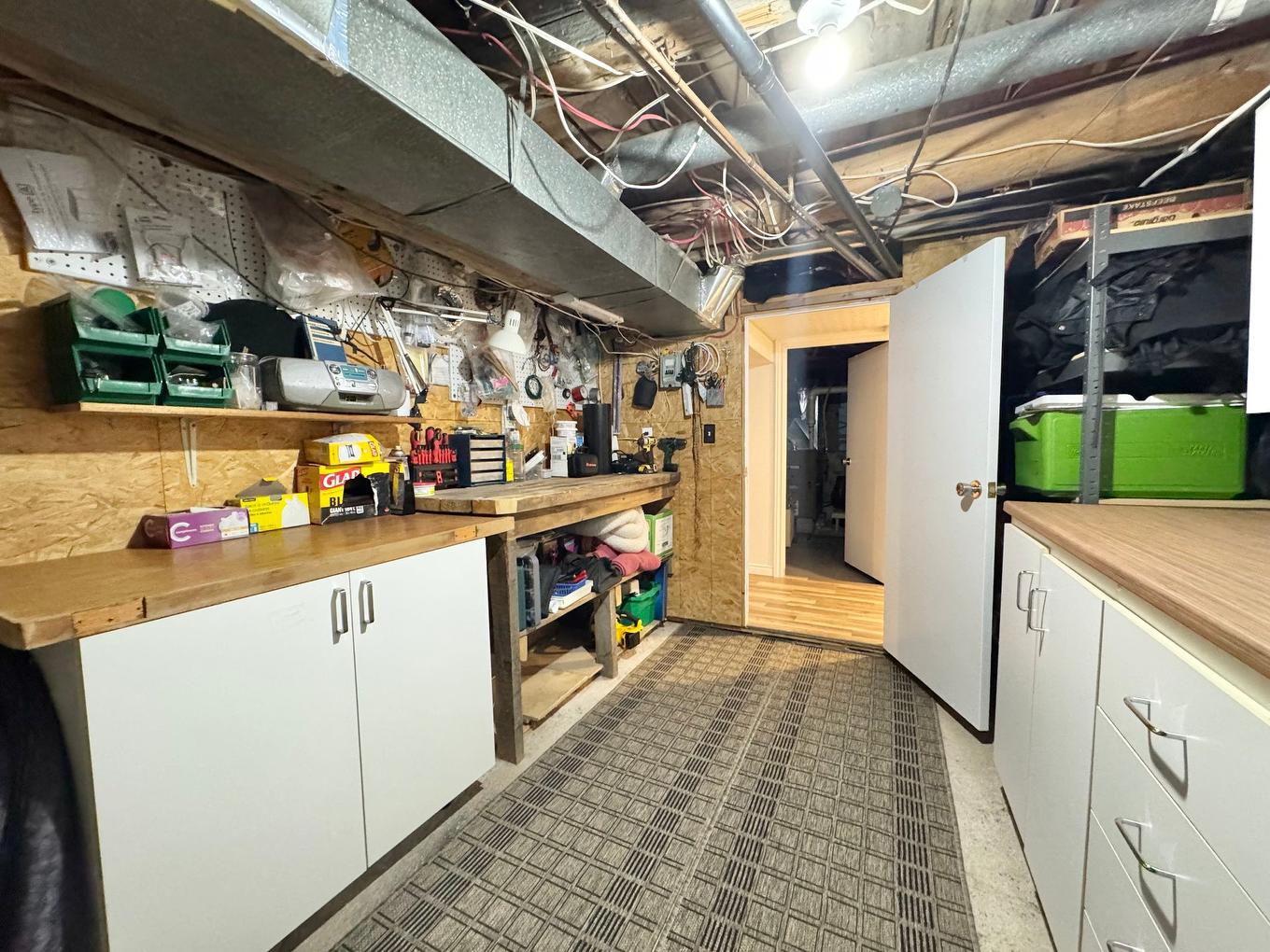 Workshop - 51 Rue Principale N., Saint-Bruno-De-Guigues, QC - Indoor Photo Showing Other Room