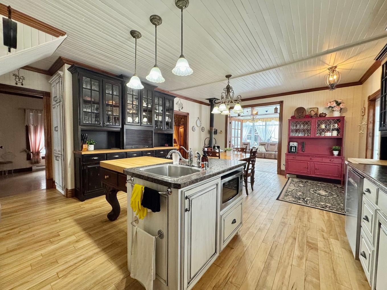Kitchen - 51 Rue Principale N., Saint-Bruno-De-Guigues, QC - Indoor Photo Showing Kitchen