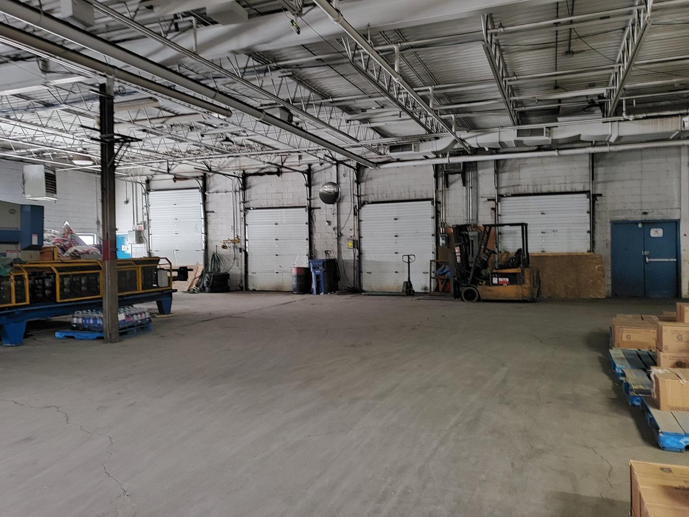 Other - 9501 Boul. Parkway, Montréal (Anjou), QC - Indoor Photo Showing Garage