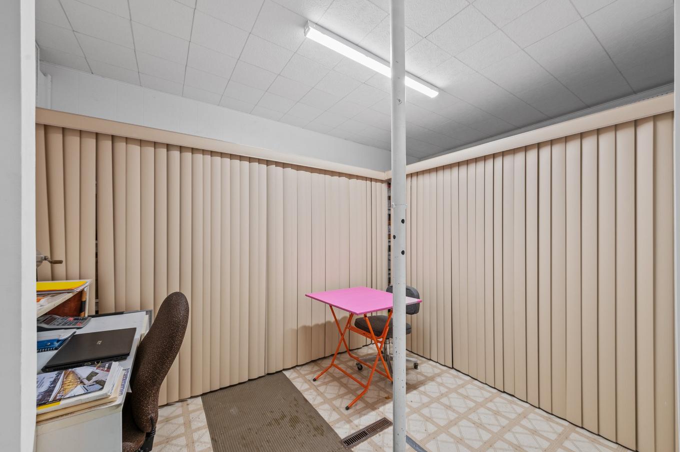 Bureau - 550 - 550A Rue St-Georges (St-Jerome), Saint-Jérôme, QC - Indoor Photo Showing Other Room