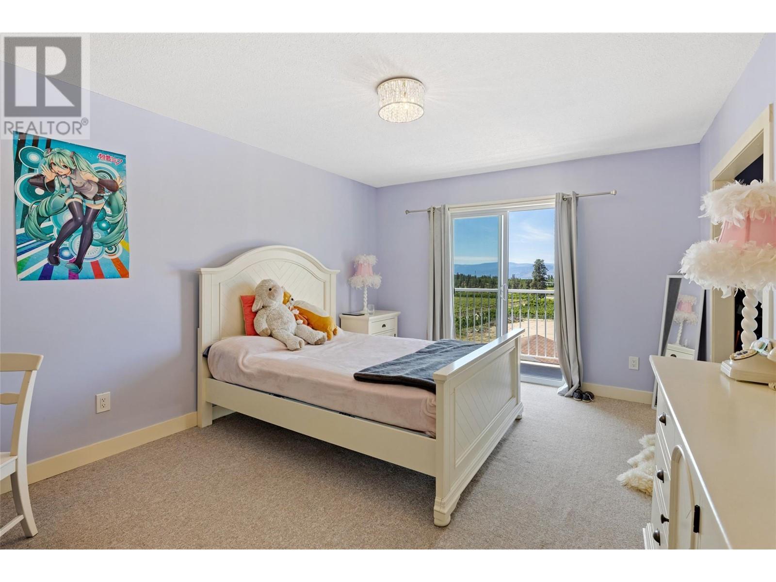 3299 Mcculloch Road, Kelowna, BC - Indoor Photo Showing Bedroom