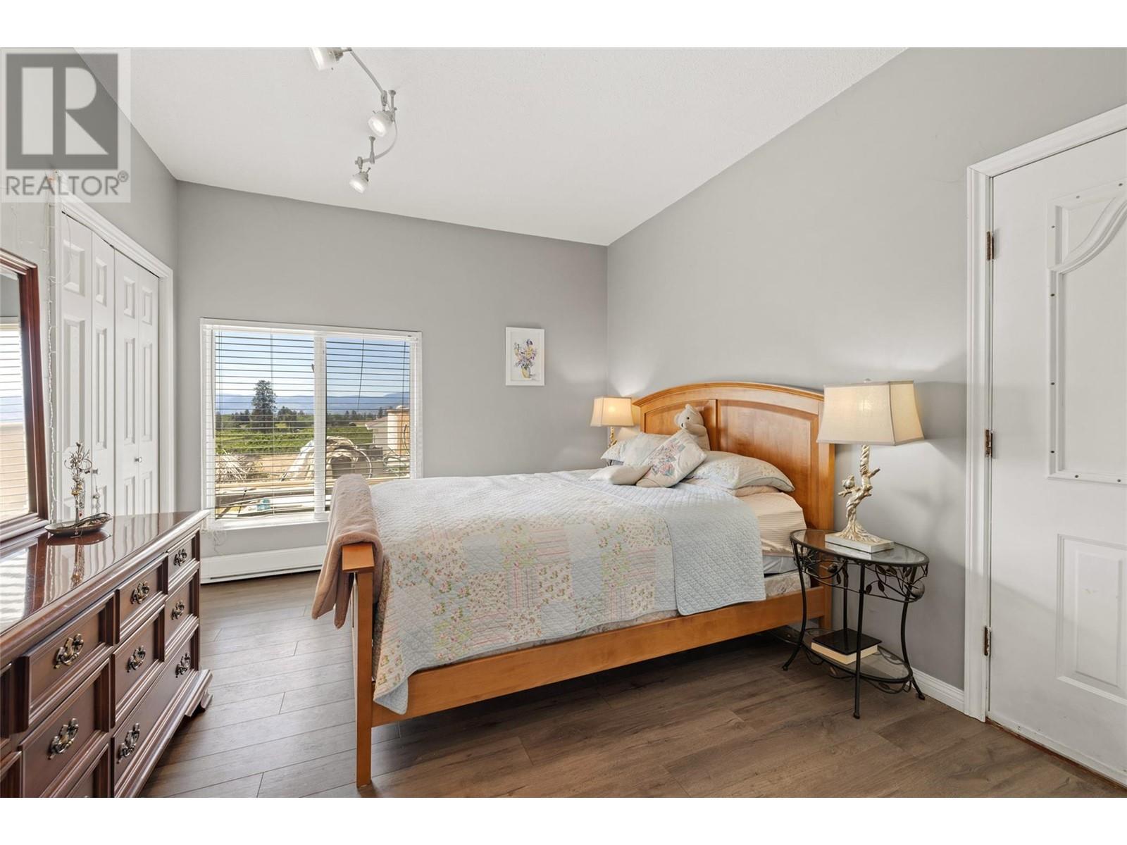 3299 Mcculloch Road, Kelowna, BC - Indoor Photo Showing Bedroom