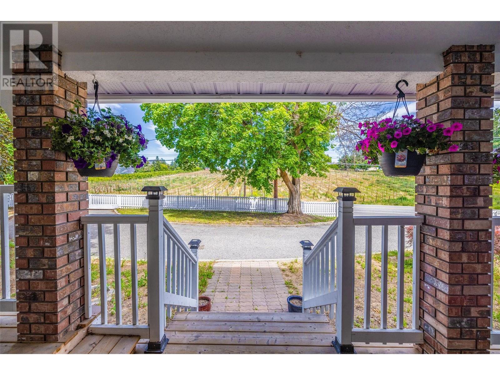 3299 Mcculloch Road, Kelowna, BC - Outdoor With Deck Patio Veranda