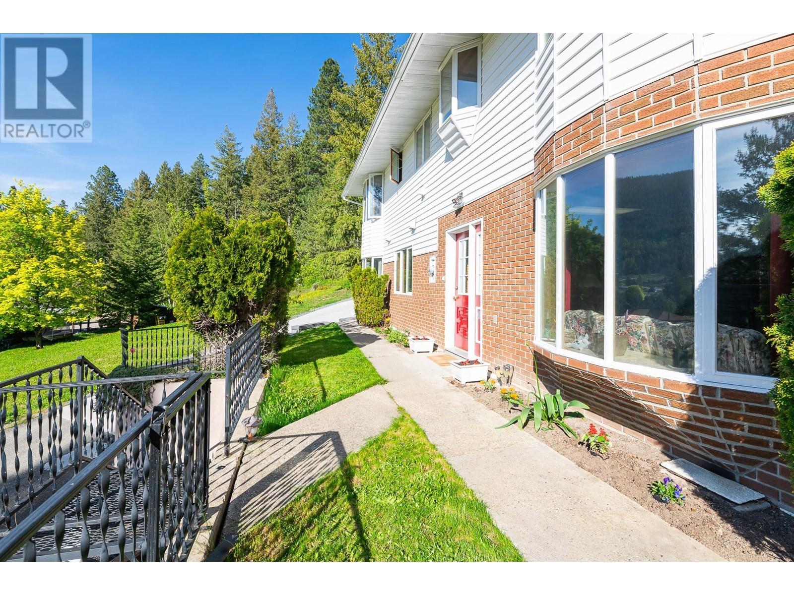 208 36 Avenue N, Erickson, BC - Outdoor