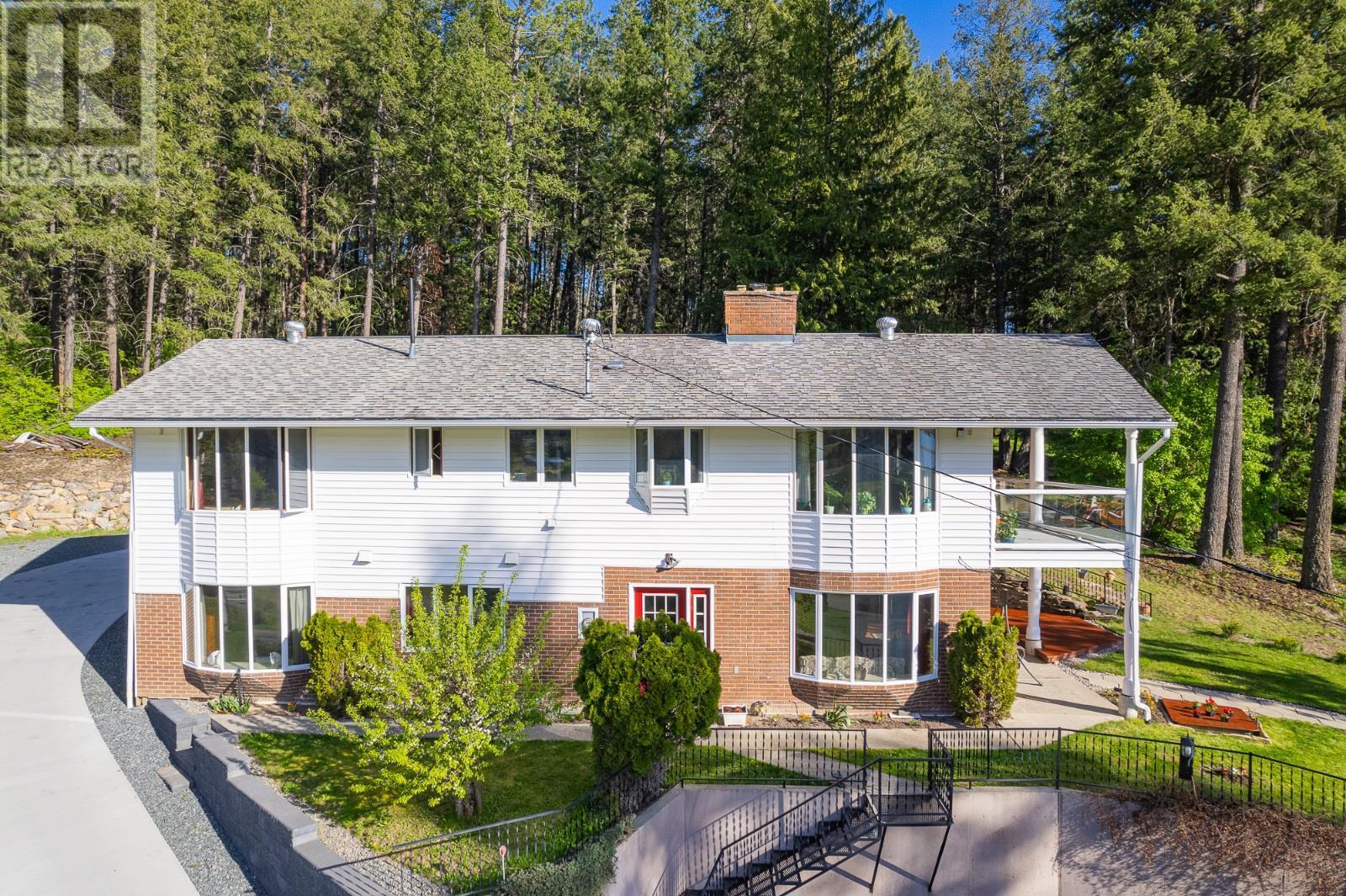 208 36 Avenue N, Erickson, BC - Outdoor