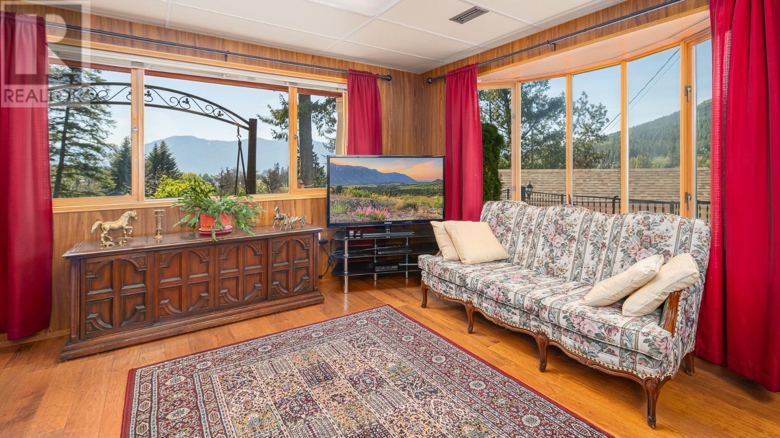 208 36 Avenue N, Erickson, BC - Indoor