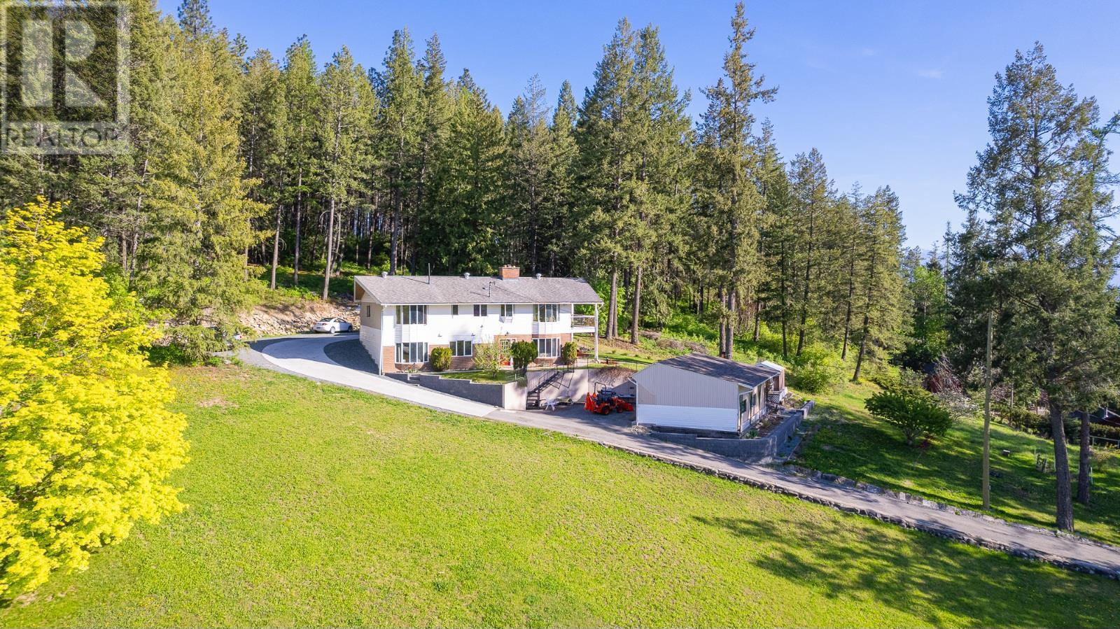 208 36 Avenue N, Erickson, BC - Outdoor