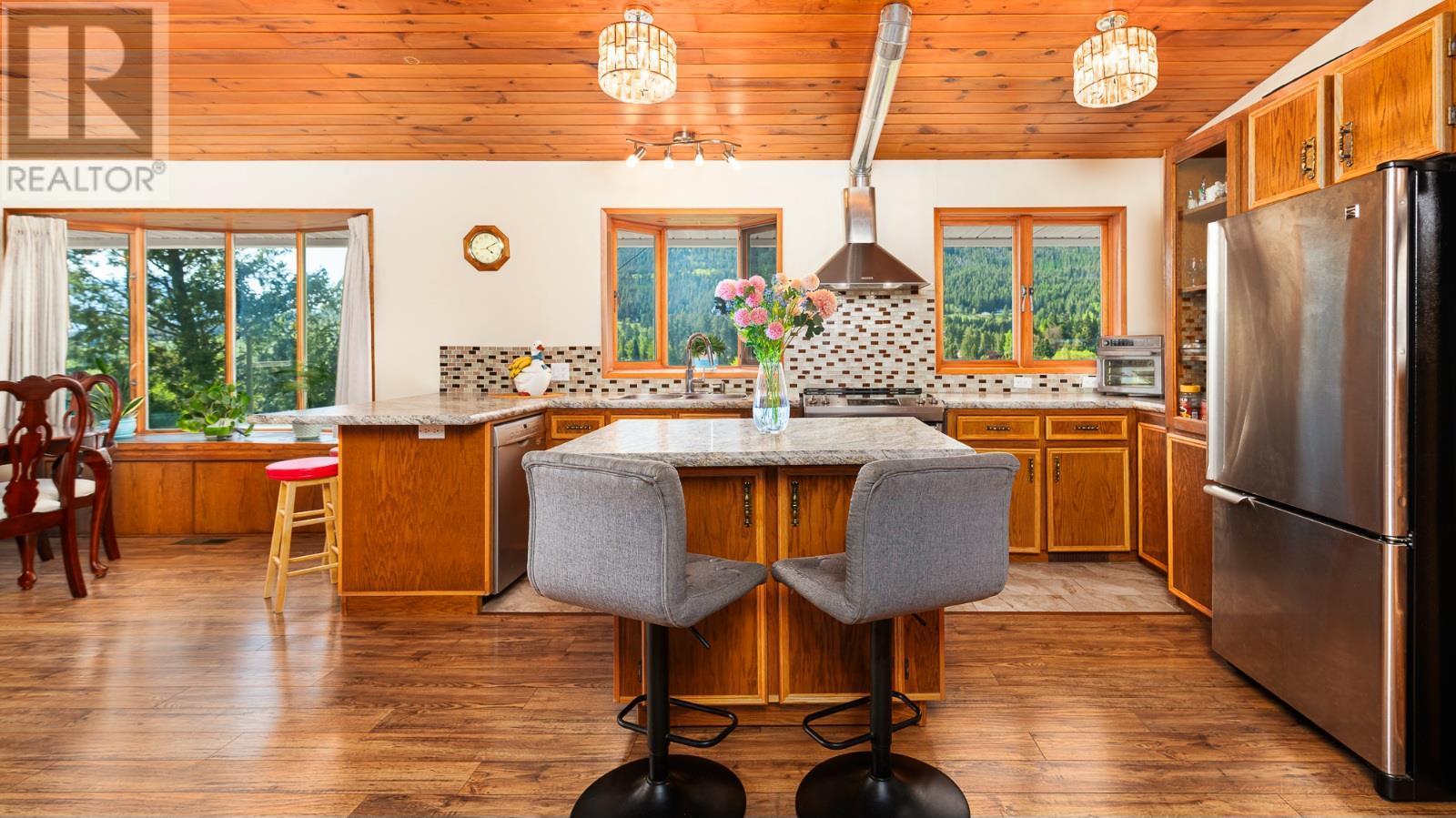 208 36 Avenue N, Erickson, BC - Indoor