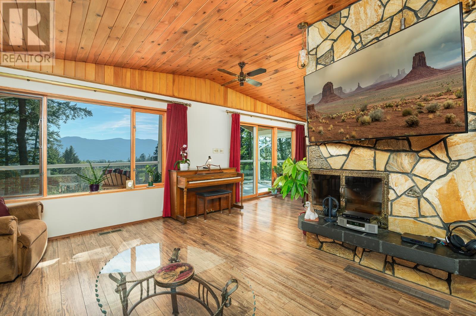 208 36 Avenue N, Erickson, BC - Indoor