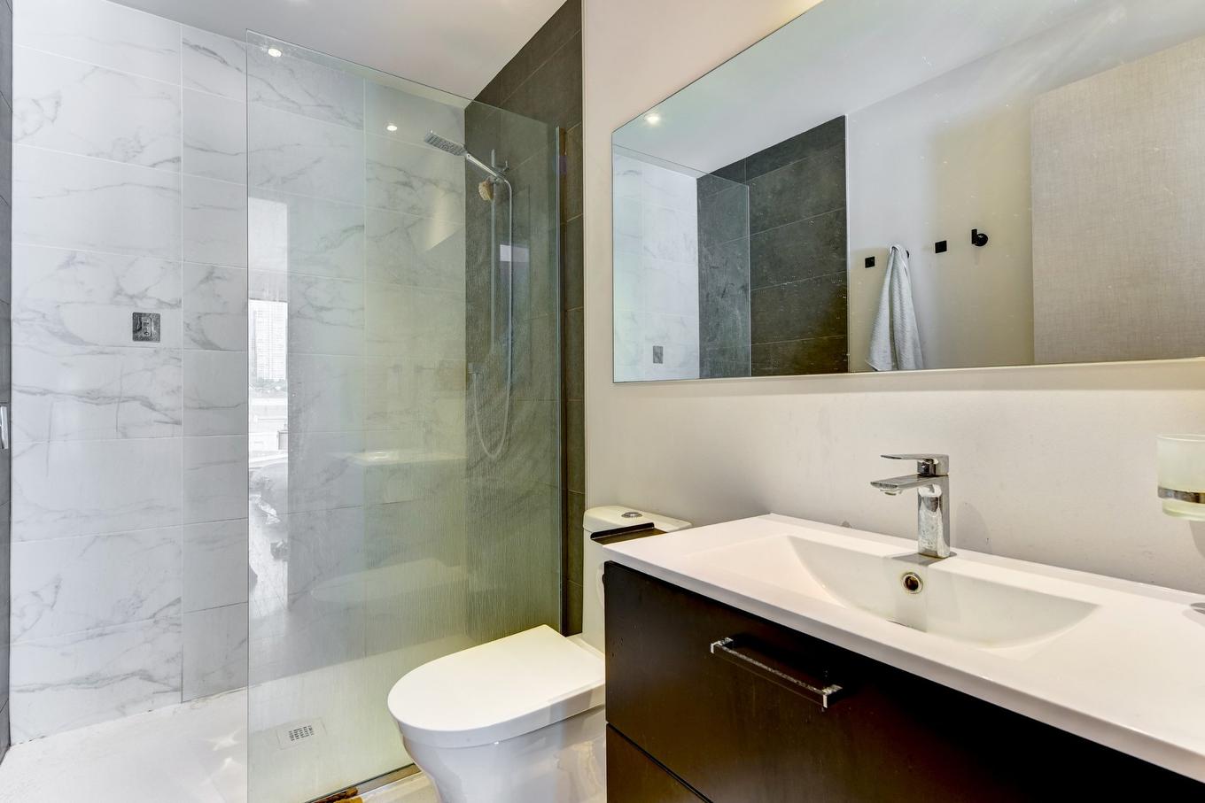 Salle de bains attenante à la CCP - 401A-1400 Rue Ottawa, Montréal (Le Sud-Ouest), QC - Indoor Photo Showing Bathroom