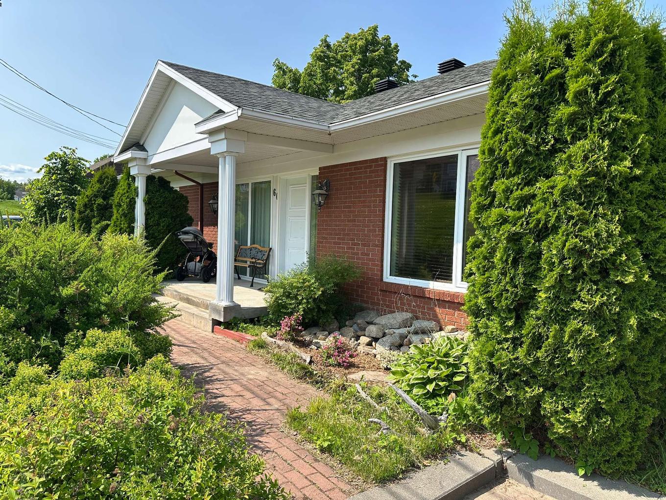 Façade - 60 Rue De La Miscoutine, La Malbaie, QC - Outdoor